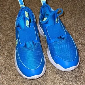 New w/o Tags, Nike Kids Blue and Lime Green Sneakers